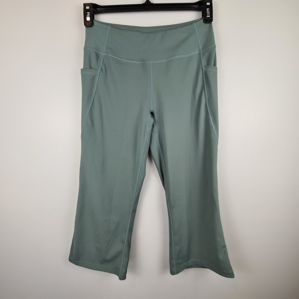 INNO Capri Leggings Straight Cropped Workout‎ Pants Small Sage Green Stretch Fit